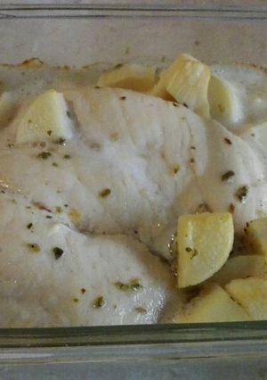 Una foto de Pollo al limón y palmitos