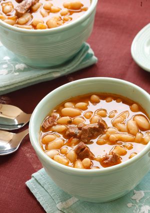 A picture of Algerian White Bean Soup (Shorba Loubia).