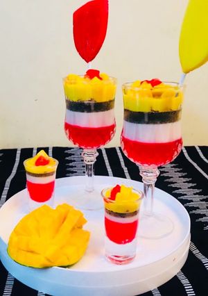 A picture of Mango MousseWith 3 jelly!.