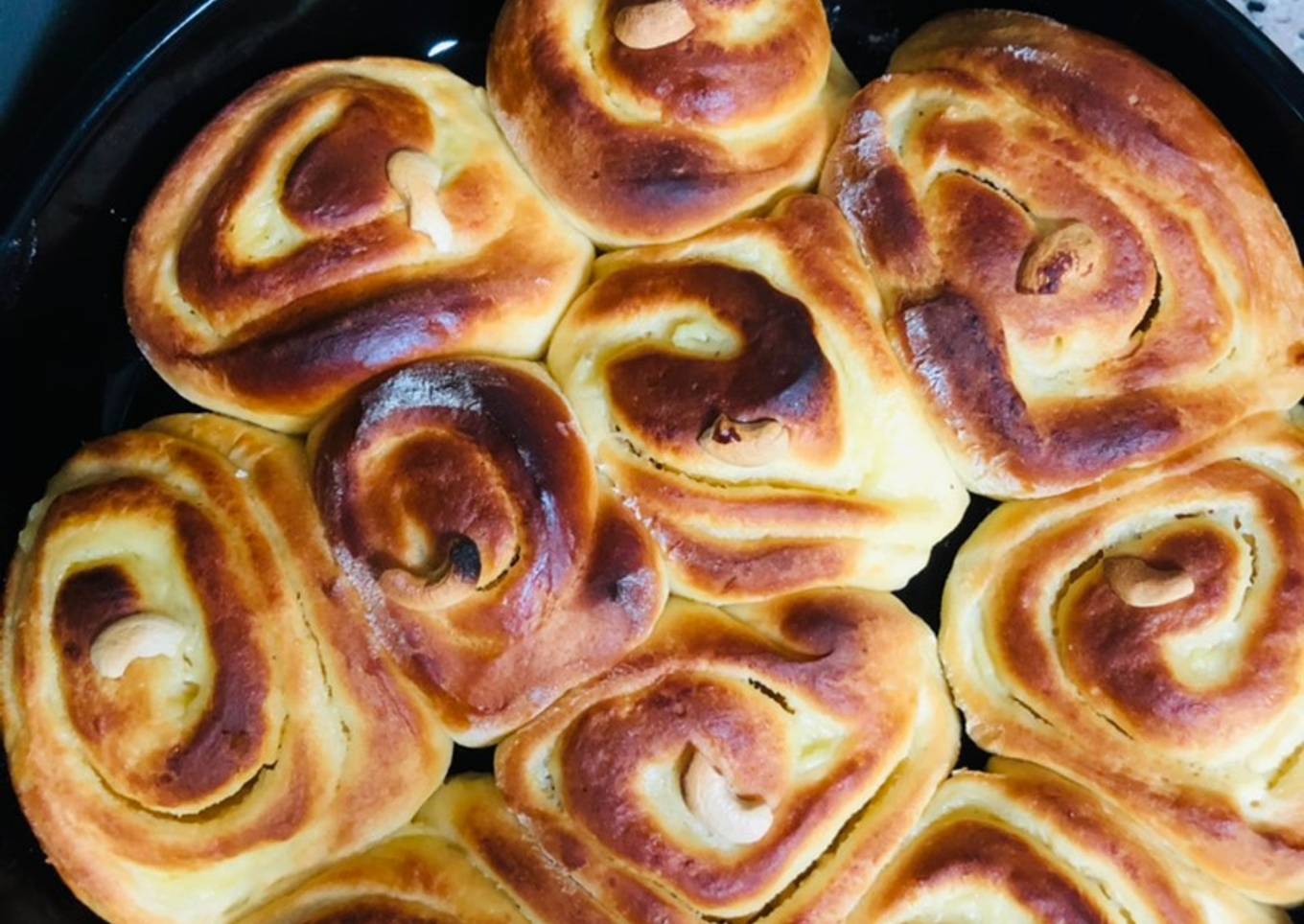 Custard bread roll