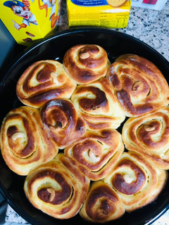 A picture of Custard bread roll.