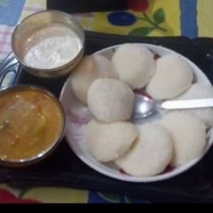 Idli from leftover rice A picture of Idli from leftover rice.