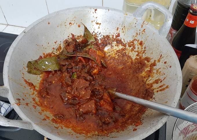 Daging sapi masak pedas