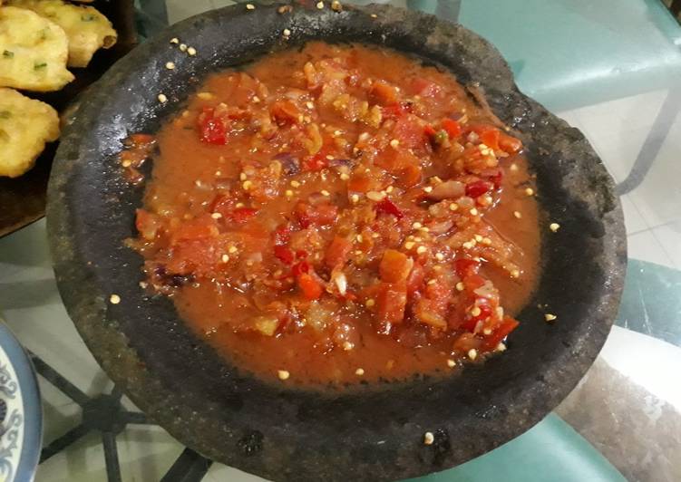 Cara Gampang Menyiapkan SAMBEL DADAKAN ENDES GURINDES ala momo 😍 Anti Gagal