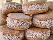 Una foto de alfajores de avena