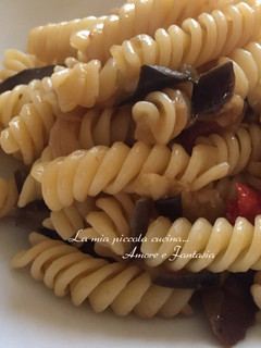 Foto di Fusilli melanzane e pomodorini