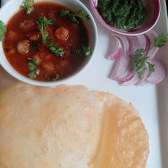 A picture of Chole Bhature.