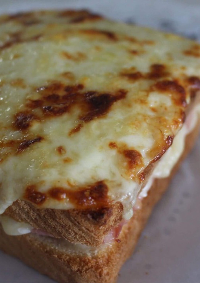 Una foto de Croque Monsieur vr madame
