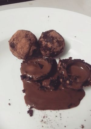 Hình của món Socola nhân rượu rum.