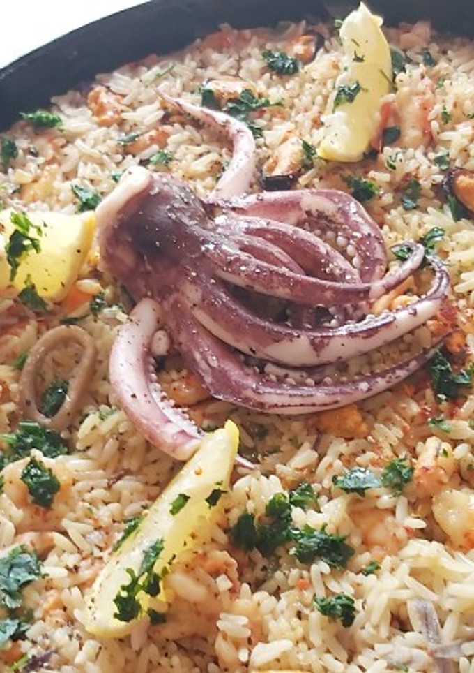 Una foto de Paella de Mariscos