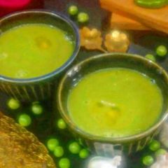 A picture of Green Peas Garlic Soup.