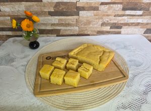 Una foto de Fainá de garbanzo y queso, licuado