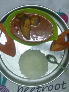 சுவையான மீன் குழம்பு (Meen kulambu recipe in tamil) செய்முறை முக்கிய புகைப்படம்