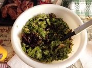 Una foto de ensalada de calamar