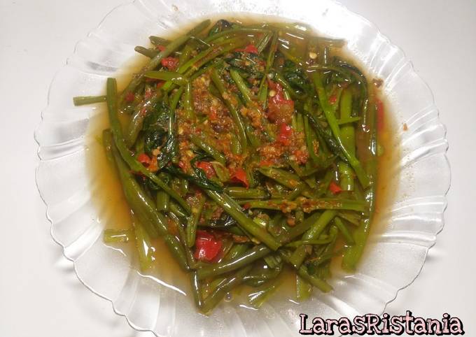 Bagaimana Membuat Tumis Kangkung Pedas, Bisa Manjain Lidah
