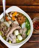 Trời mưa lạnh ! 1 tô nui thập cẩm ấm lòng ngày mưa phải không cả nhà
