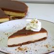 Tarta de queso mascarpone y salsa toffee sin horno
