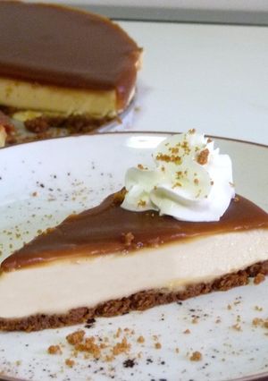 Una foto de Tarta de queso mascarpone y salsa toffee sin horno