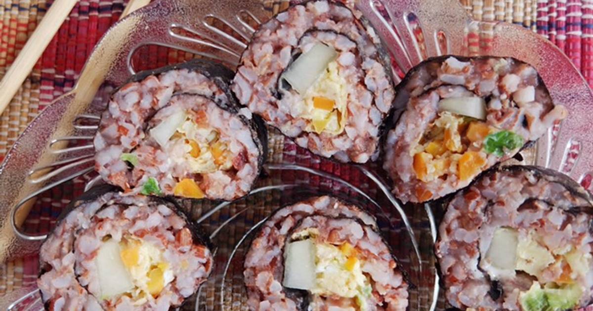 sushi nasi merah