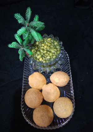 A picture of Pani Puri.