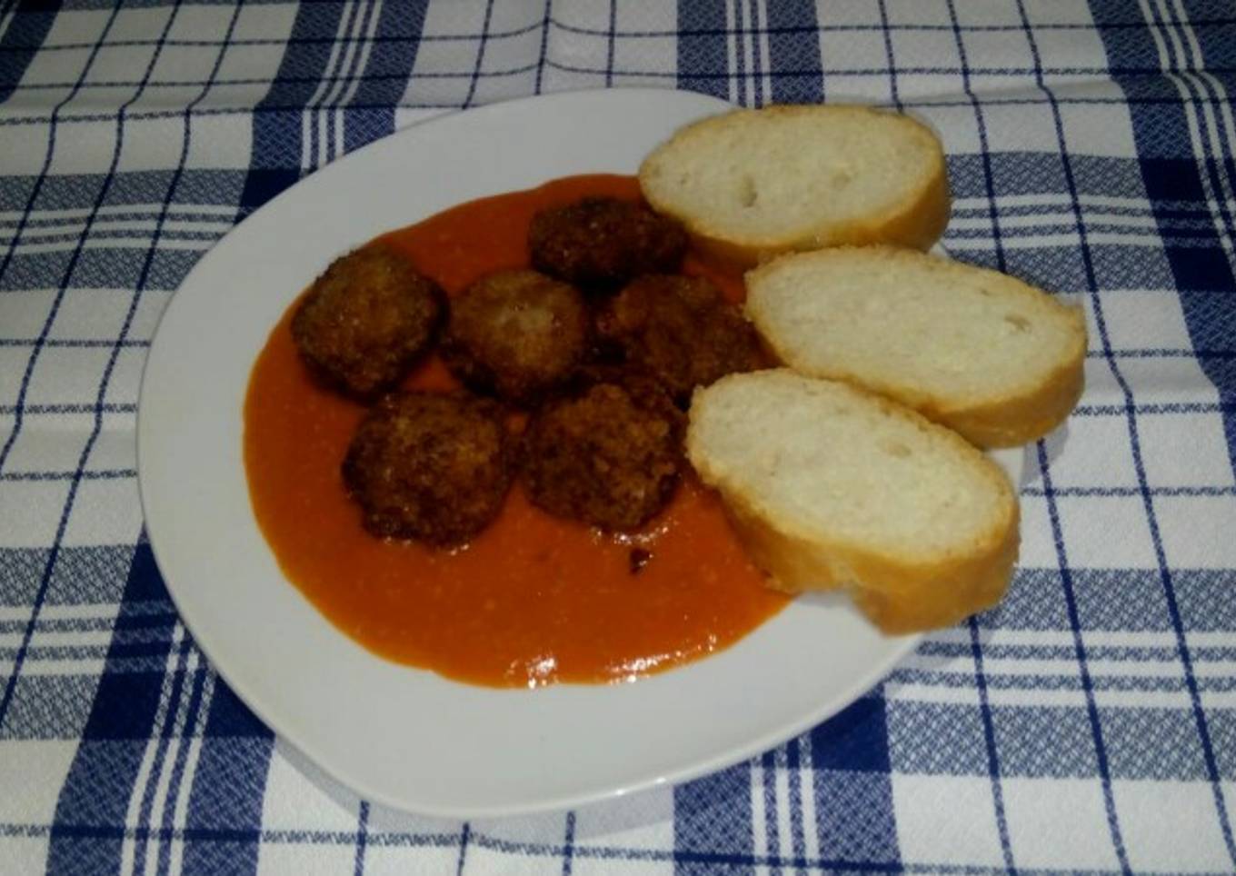Albóndigas con salsa