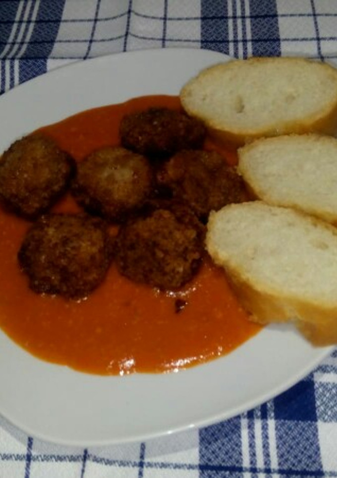 Una foto de Albóndigas con salsa