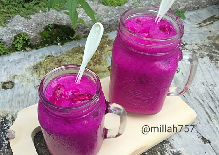 Cara Gampang Bikin Jus Buah Naga, Bisa Manjain Lidah