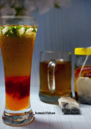 A picture of Strawberry Crushed Boba Ice Tea.