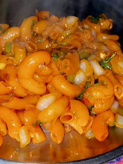 A picture of Red sauce macroni.