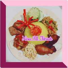 A picture of Nasi Tumpeng Mini sederhana.