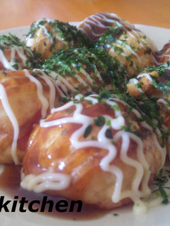 A picture of Delicious Homemade Takoyaki by a Kansai Native.