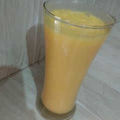 Mango lassi A picture of Mango lassi.
