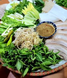 thịt heo luộc cuốn