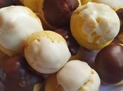 Una foto de profiteroles sin gluten