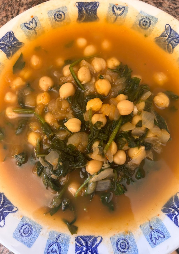 Una foto de Garbanzos con espinacas