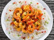 Una foto de fideos vermicelli de arroz