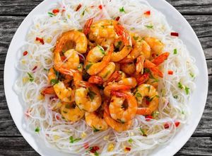Foto principal de Noodles de Arroz con Langostinos al Ajo y Verduras (Versión Mercadona)