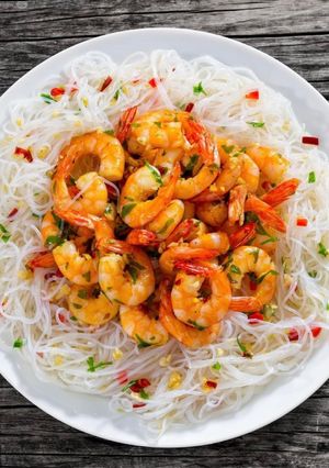 Una foto de Noodles de Arroz con Langostinos al Ajo y Verduras (Versión Mercadona)
