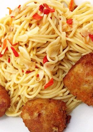 Foto resep Spaghetti aglio olio with crispy chicken