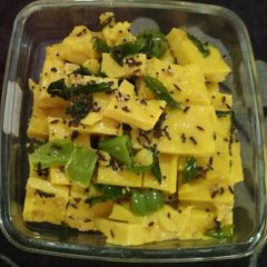 A picture of Khandvi Dhokla.