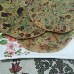 A picture of Palak paratha.