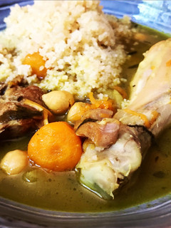 Una foto de Couscous de pollo y cordero