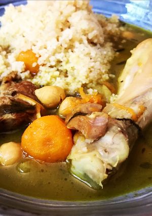 Una foto de Couscous de pollo y cordero