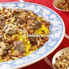 A picture of The traditional Meat Kabsa with Dakkous.