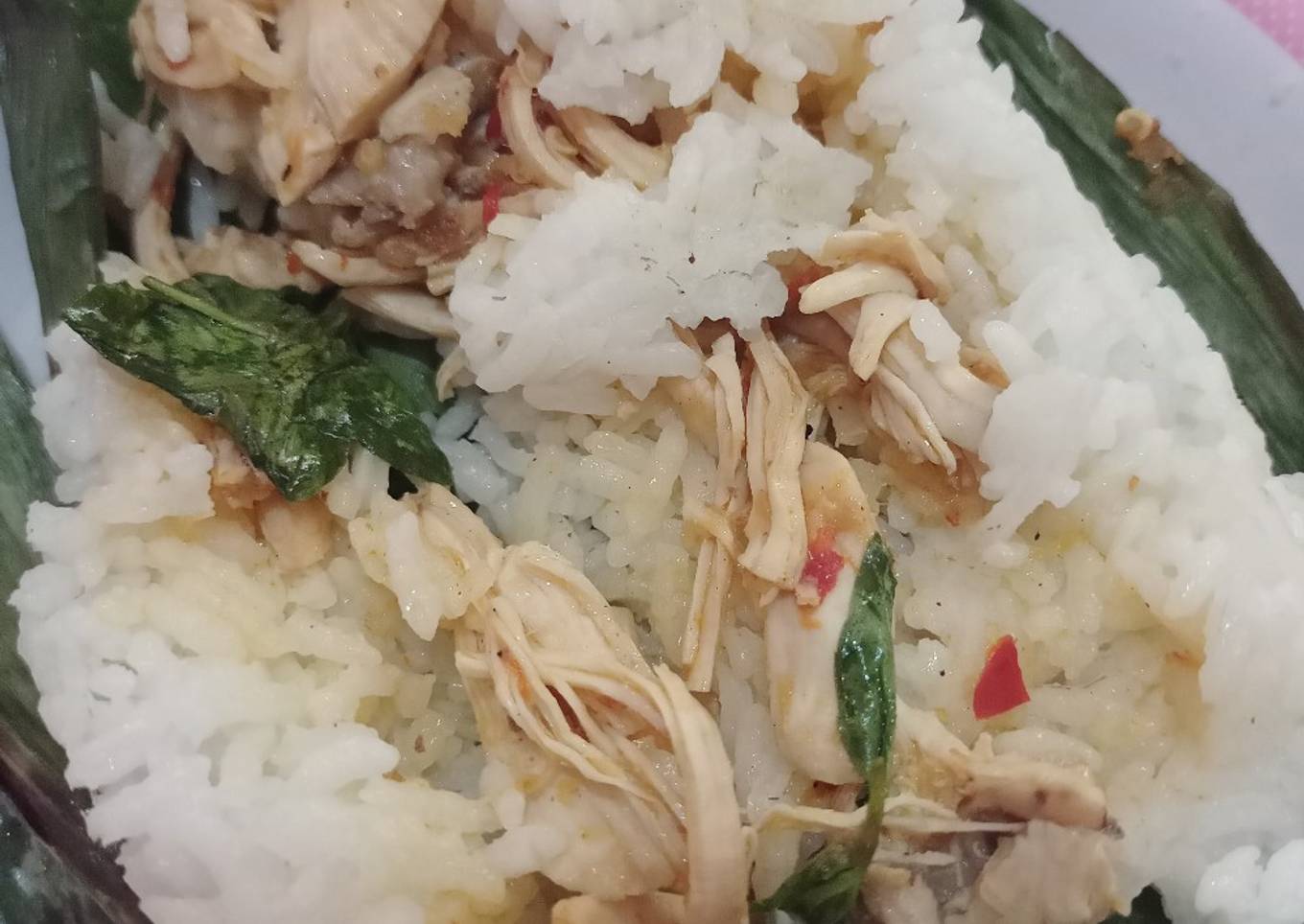 Nasi bakar ayam suwir