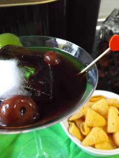 Una foto de Cóctel “Becky” con licor de cerezas