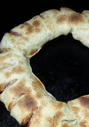 Una foto de Cremona de masa de tarta rellena 