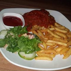 A picture of Chips and vegetable.