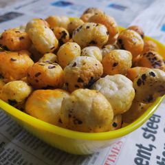 A picture of Peri Peri Makhana.