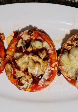 Una foto de 3 modelos diferentes de mini pizzas con pan de pita